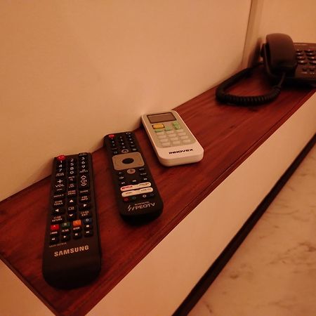 Diora Hotel Ratnapura Buitenkant foto