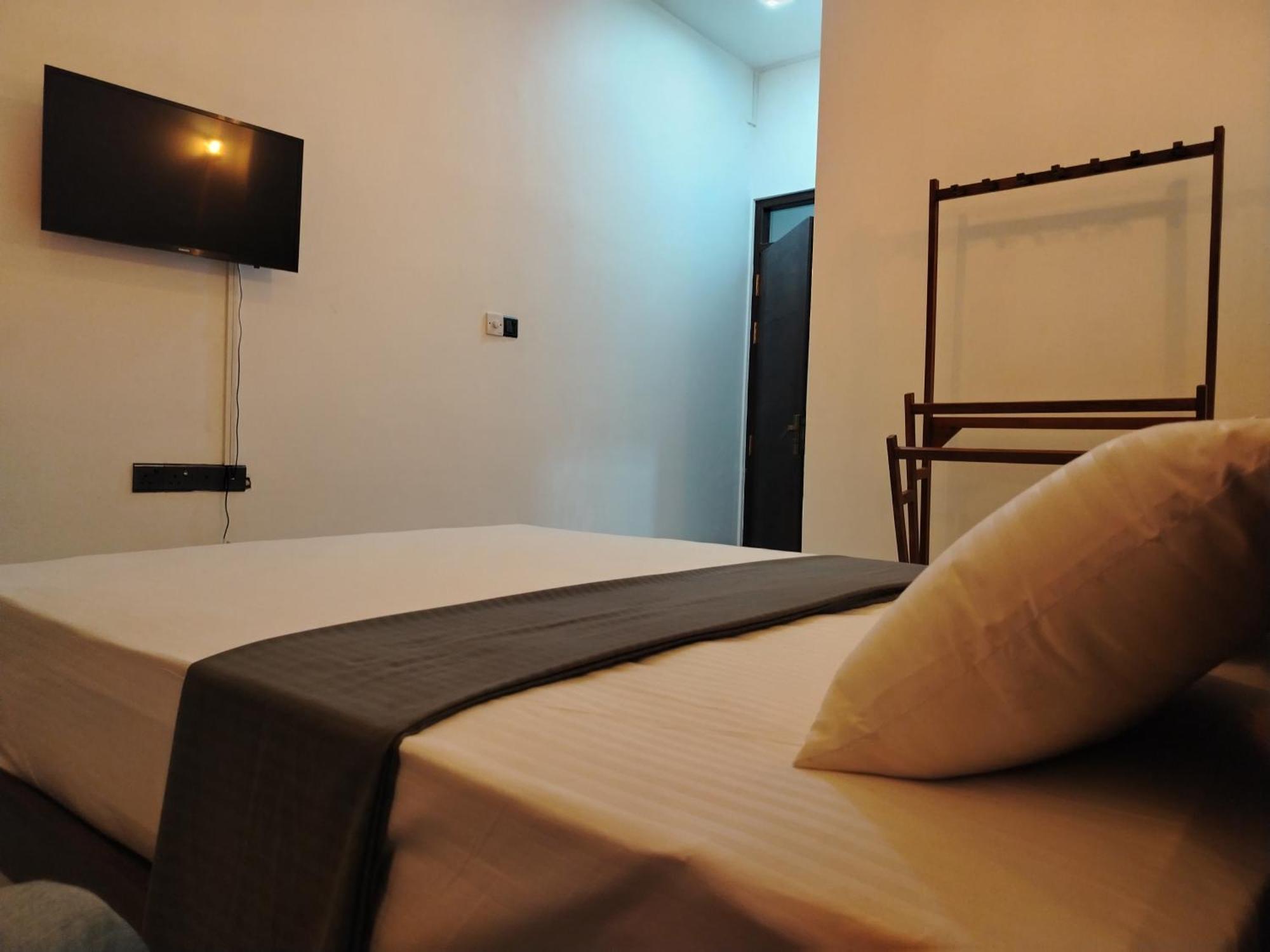 Diora Hotel Ratnapura Kamer foto