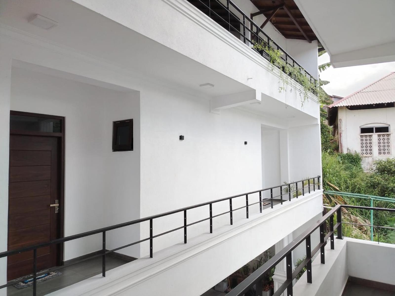 Diora Hotel Ratnapura Buitenkant foto