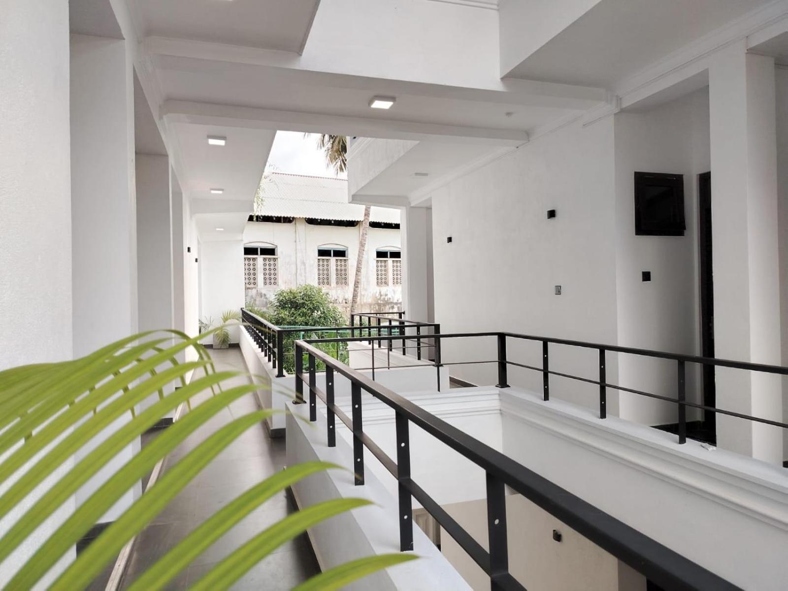 Diora Hotel Ratnapura Buitenkant foto